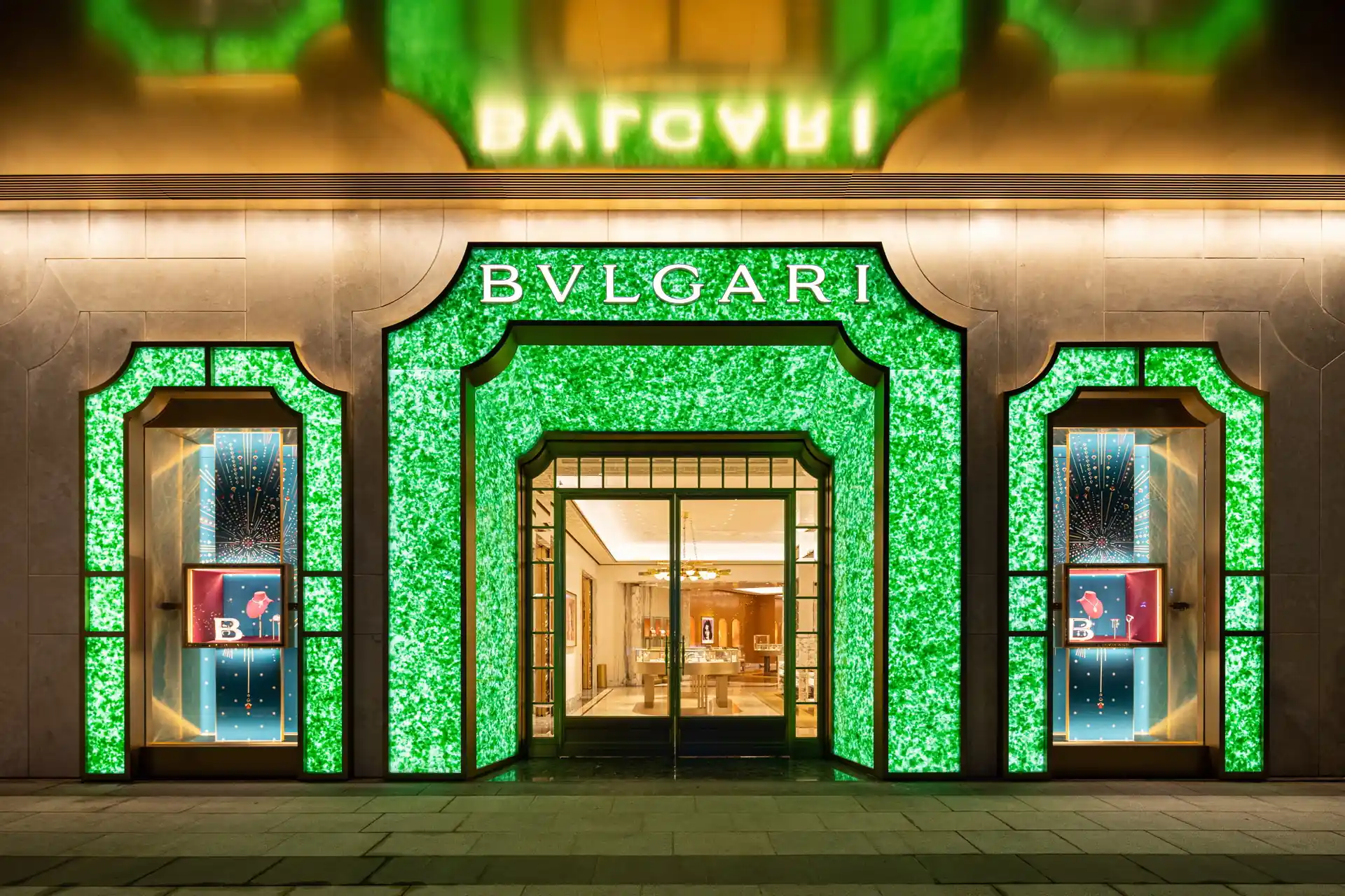 Vitrine Da Bulgari Em Shanghai Foi Feita A Partir De Garrafas Recicladas Vitrine Da Bulgari Em Shanghai Foi Feita A Partir De Garrafas Recicladas