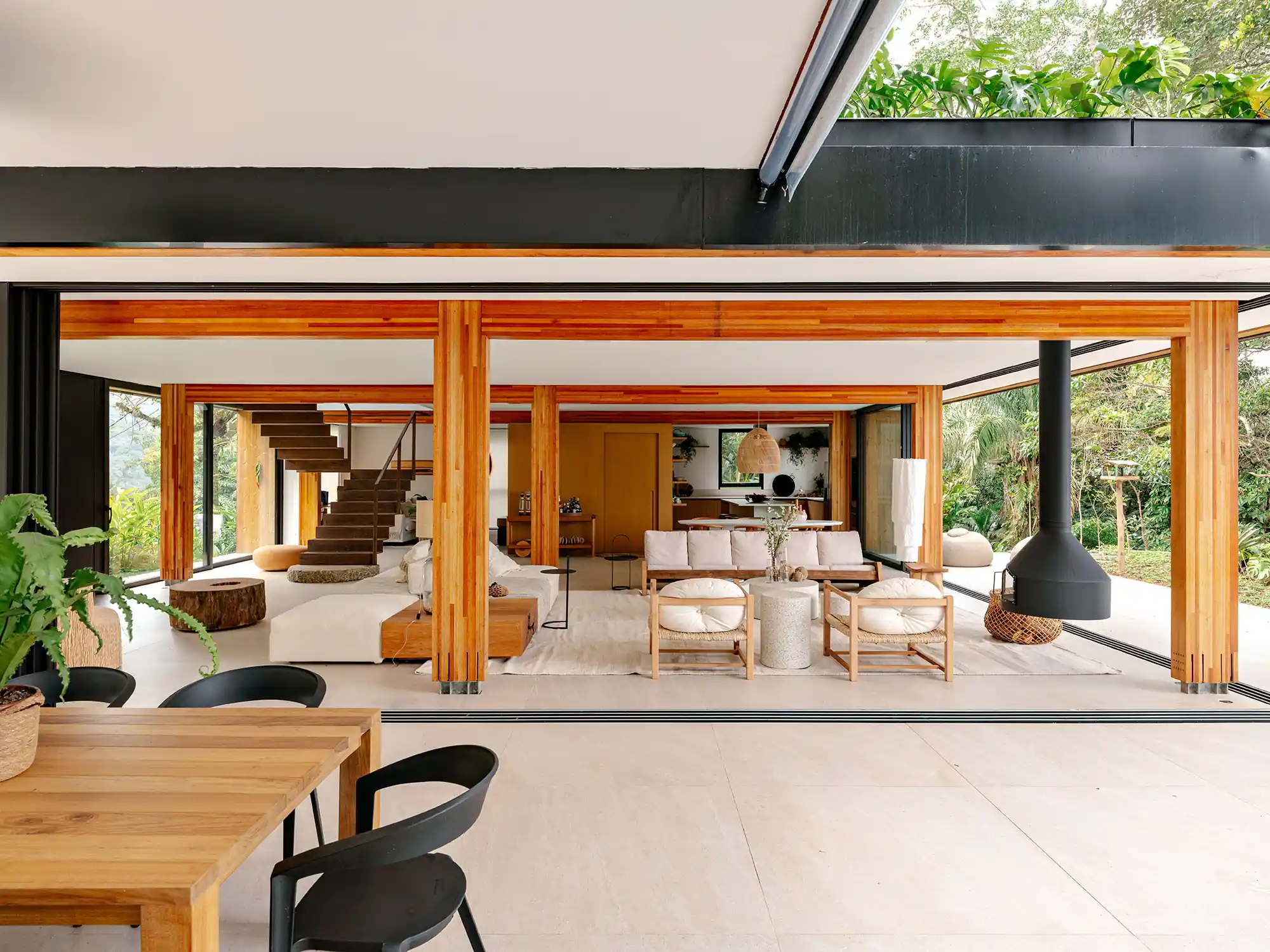 Casa sustentável em região tropical, projeto de Patrícia Martinez.